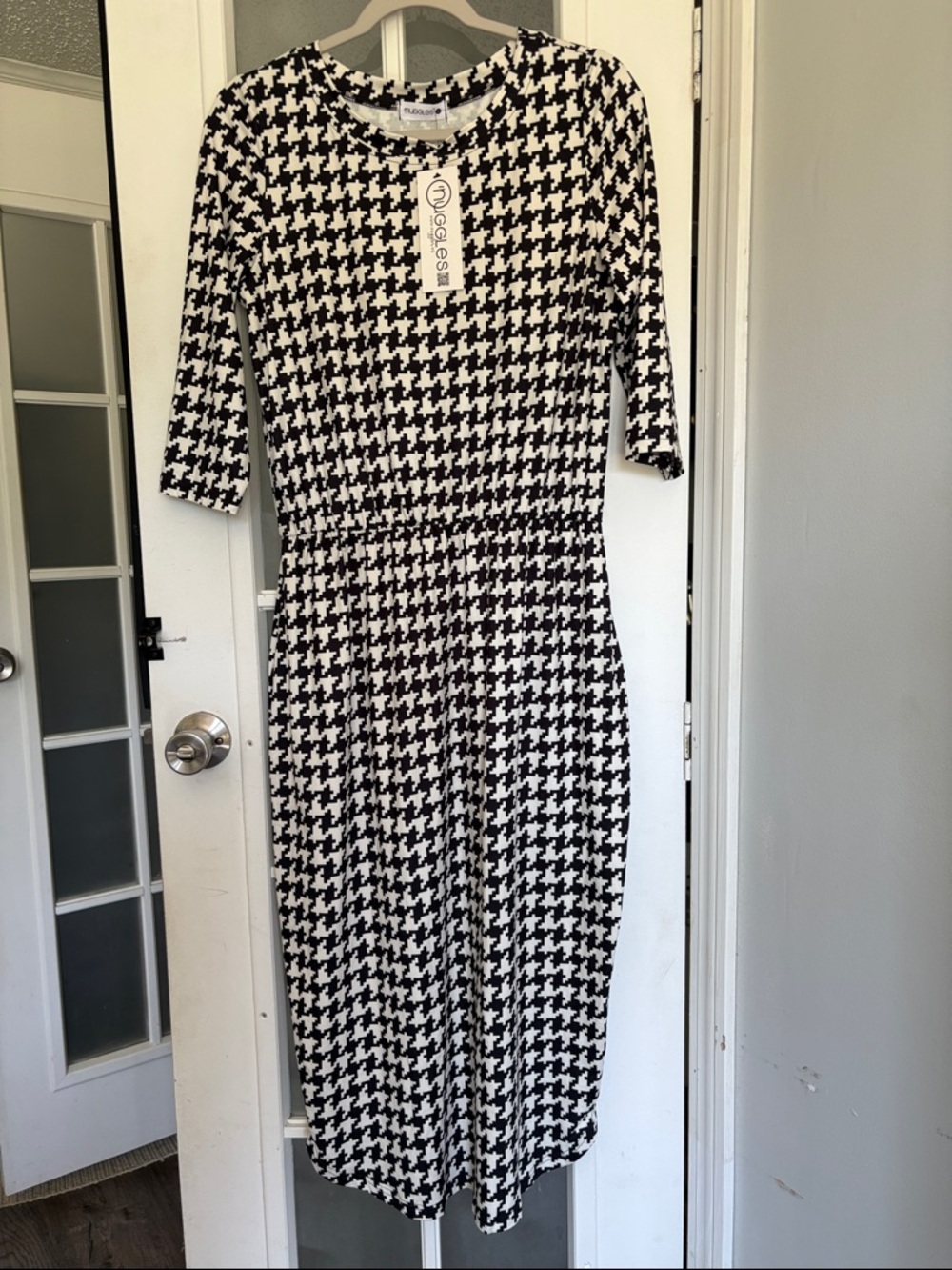 Nuggles Women’s NWTs Black and White Houndstooth Midi Dress